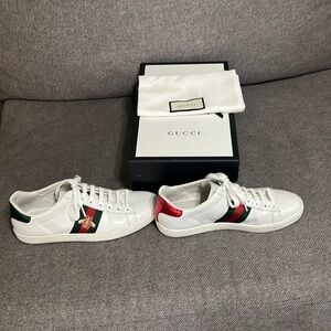 Gucci bee sneakers